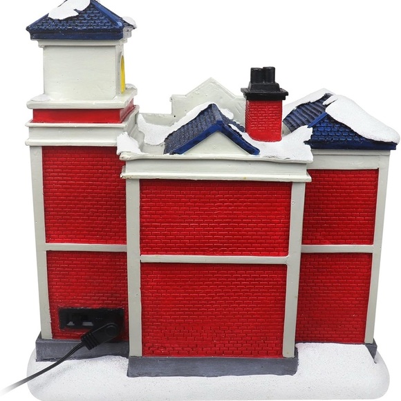 Top Treasures Christmas Village Fire Station Pre-lit Musical Figurine NIB - Picture 2 of 3